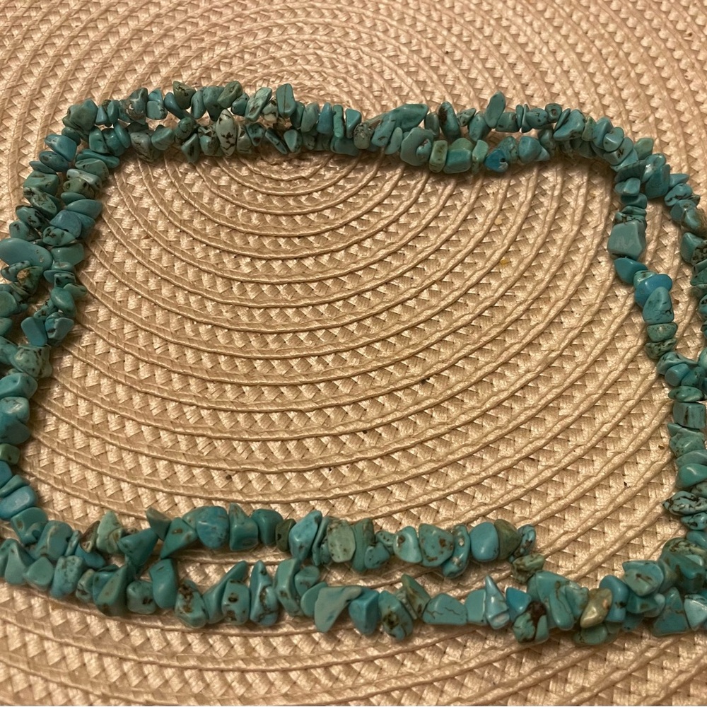 Chic Turquoise Beaded Necklace
